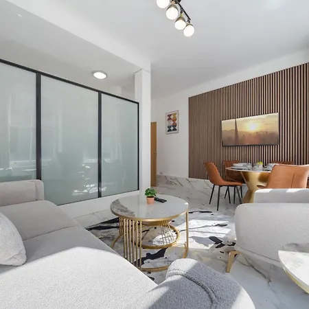 Chic 1-bed Flat In The Heart Of Soho Wardour Street 1wd *