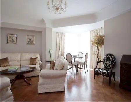 Arlington House 4*