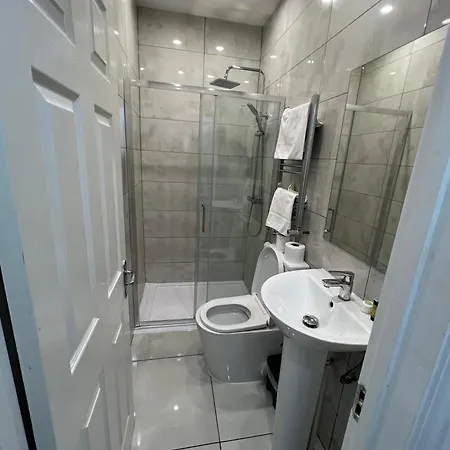 F4 Luxury One Bed With Parking *