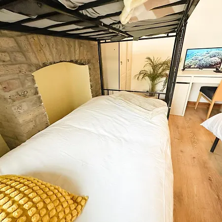 Stadium Area Maisonette, By Edens