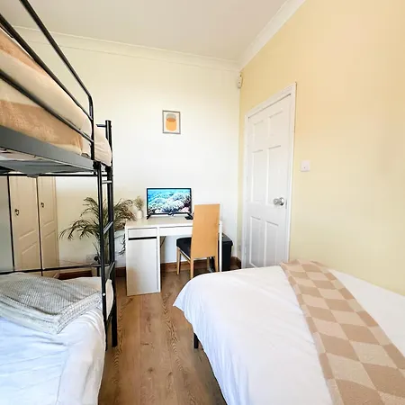 Stadium Area Maisonette, By Edens