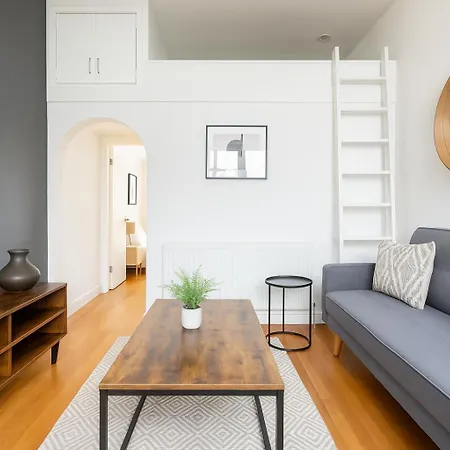 Apartment Charming Flat In Primrose Hill - Steps From The Park & Views London