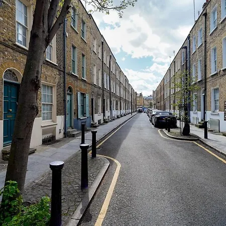 Apartment Stylish Flat 1br With Airbed Sleeps 4 *