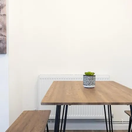 Comfortable 2br Battersea Steps To Clapham St Apartment