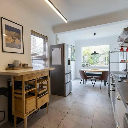 Town House - Great Transport Links * London