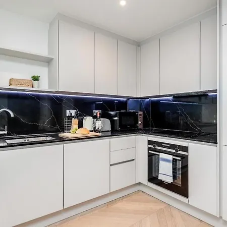 Cosy Near River Thames Apartment *