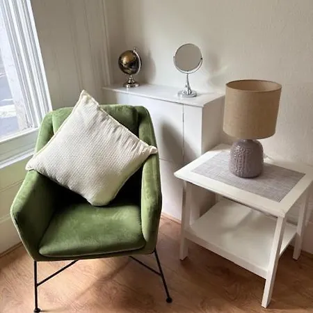 1br Earls Court Prime Location