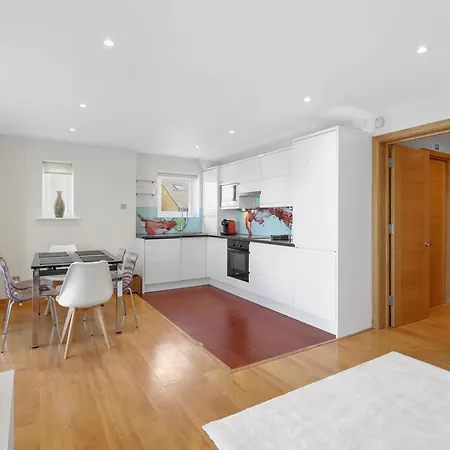 Apartment Lovely 2 Bedroom 5 Min Walk From Excel London