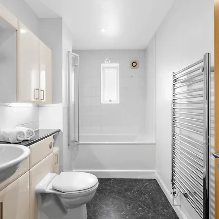 Lovely 2 Bedroom 5 Min Walk From Excel *
