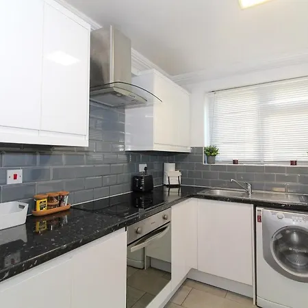Mcrae - 1 Bed Flat - South Norwood-crystal Palace
