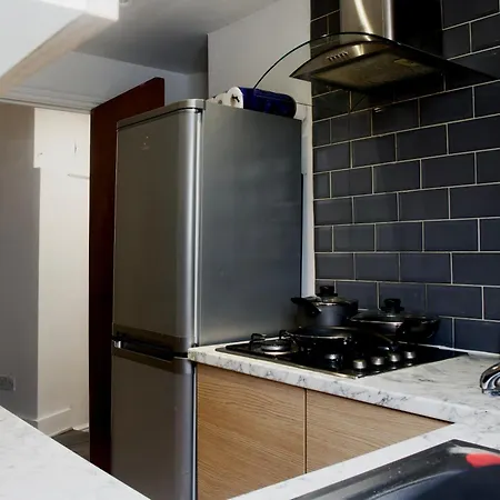 Apartment Modern 2-Bed Apartment, 8Min To Stratford Station, Sleeps 6