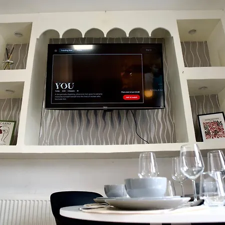 Apartment Modern 2-Bed Apartment, 8Min To Stratford Station, Sleeps 6
