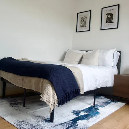 Apartment Modern 2-Bed Apartment, 8Min To Stratford Station, Sleeps 6 *