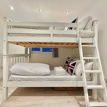 Apartment Eastcote