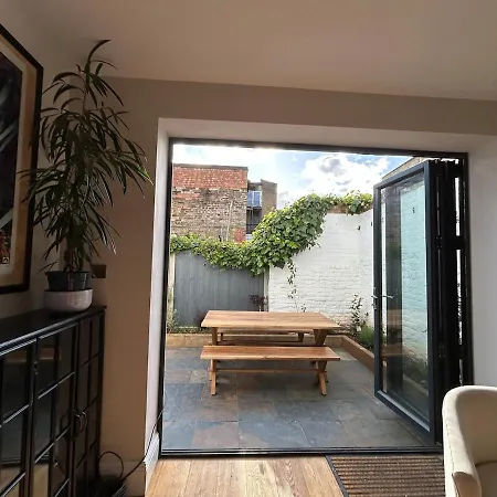 6 Double Bedroom House Hampstead Heath In Camden * London