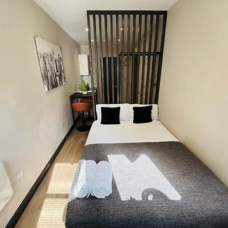 The Seven Sisters House - No 01a - Stylish Comfort *