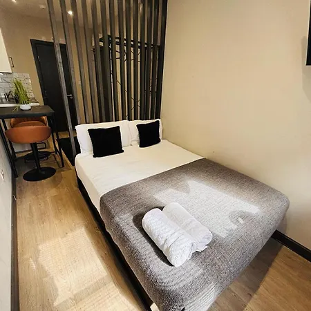 The Seven Sisters House - No 01a - Stylish Comfort Apartment London