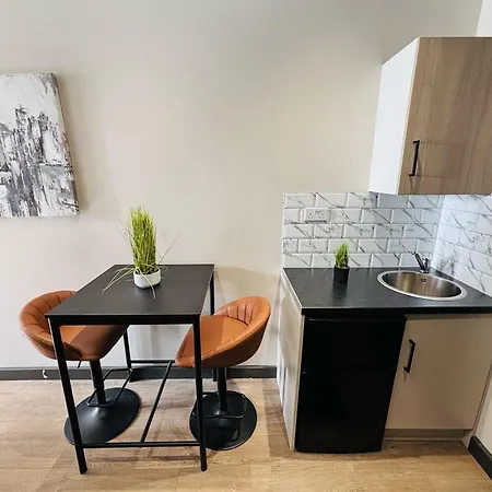 The Seven Sisters House - No 01a - Stylish Comfort Apartment London