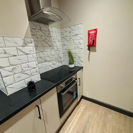 The Seven Sisters House - No 01a - Stylish Comfort Apartment London