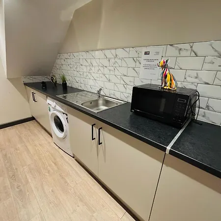 The Seven Sisters House - No 01a - Stylish Comfort Apartment *