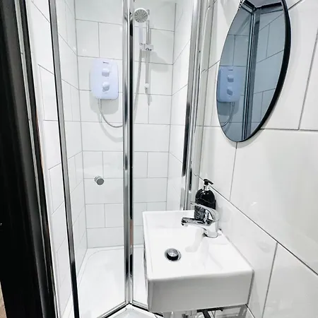 Apartment The Seven Sisters House - No 01a - Stylish Comfort London