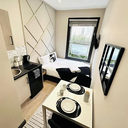 Apartment The Seven Sisters House - No 01a - Stylish Comfort London