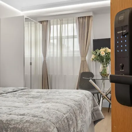 Cleveland Residences Russell Square Apartamento