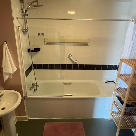 Sunset Heights Bright 2br With Views And Free Parking *