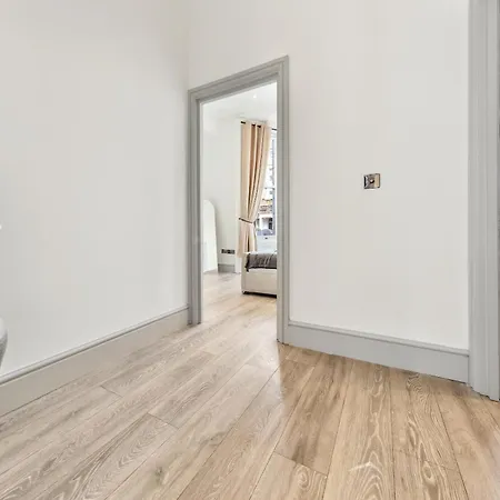 Minimalist Luxe 2br Designer Retreat In Prime Kensington For 6 Next To Station Harrods Apartment *