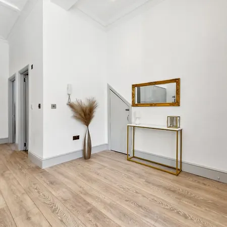 Minimalist Luxe 2br Designer Retreat In Prime Kensington For 6 Next To Station Harrods Apartment *