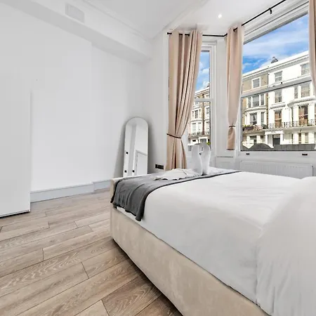 Minimalist Luxe 2br Designer Retreat In Prime Kensington For 6 Next To Station Harrods Apartment London