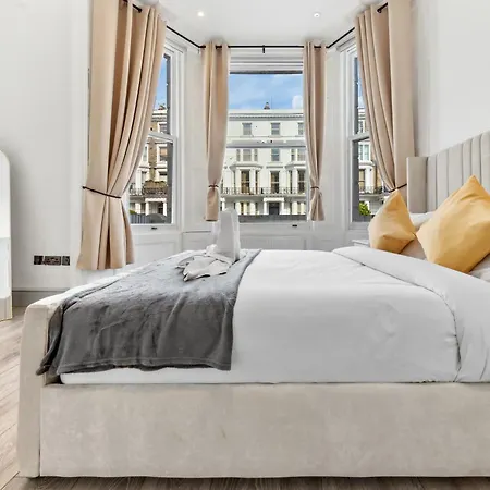 Minimalist Luxe 2br Designer Retreat In Prime Kensington For 6 Next To Station Harrods Apartment