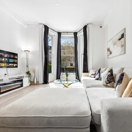 Minimalist Luxe 2br Designer Retreat In Prime Kensington For 6 Next To Station Harrods Apartment London