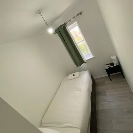 Guest house Erith Stay