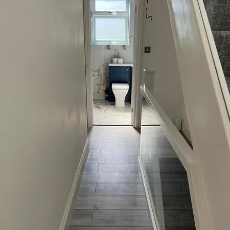 Graveney House -sleeps 8 - Zone 3 London