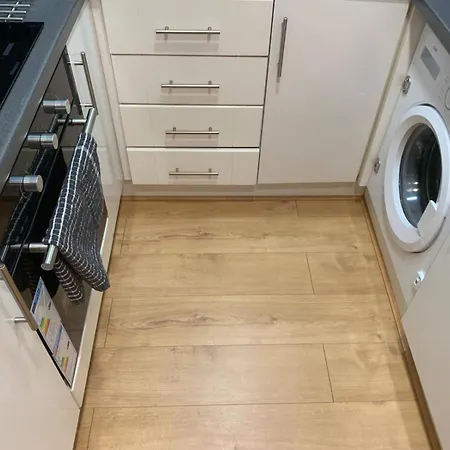 4 Guests - Free Parking - Easy Access To London Barking (Greater London)
