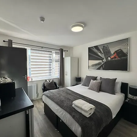 Bed & Breakfast The 37 *