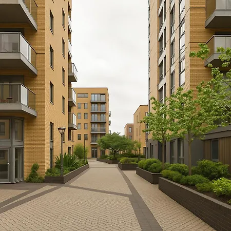 Riverside In The Heart Of Greenwich Apartment