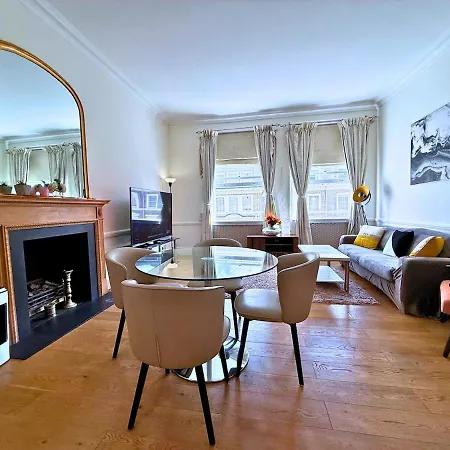 Apartment Knightbridge Hydepark 2b2b & Garden Near Harrods, Royal Hall & V&a Museum London