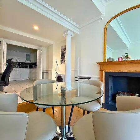 Apartment Knightbridge Hydepark 2b2b & Garden Near Harrods, Royal Hall & V&a Museum