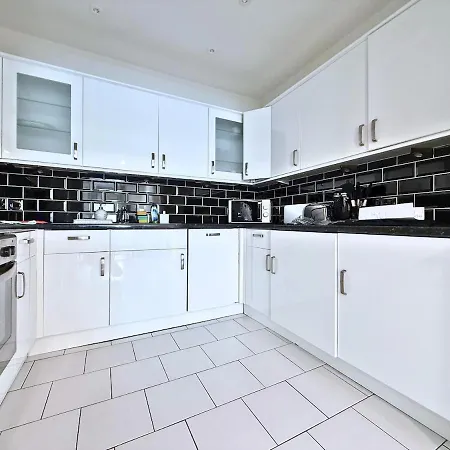 Knightbridge Hydepark 2b2b & Garden Near Harrods, Royal Hall & V&a Museum Apartment *