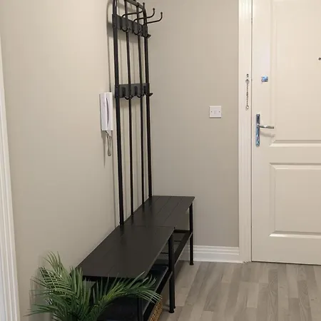 London Heathrow - West Drayton * Yiewsley