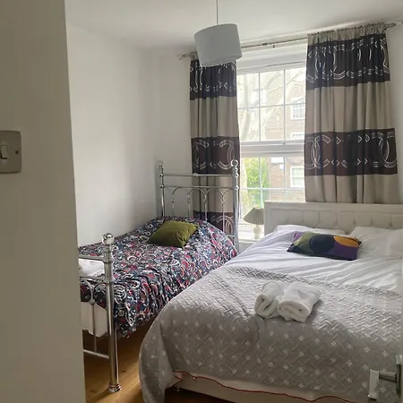 Apartment Luxury With 3 Bedrooms London