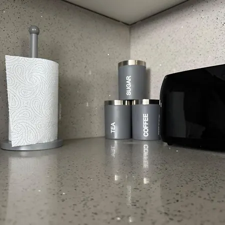 Apartment Urban And Trendy Stratford Sleeps 8 Free Parking Wifi London