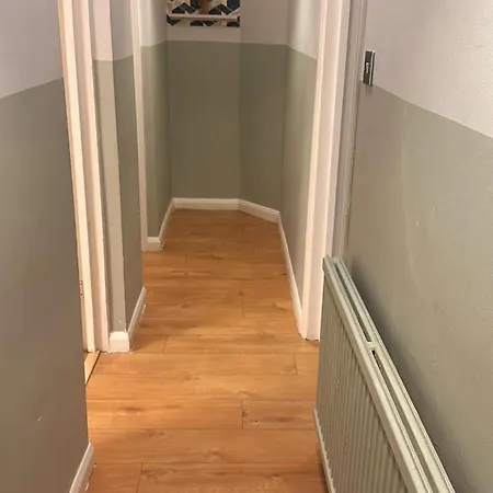 A1-1 Bed Ground Floor Flat In Elephant Castle Apartment London