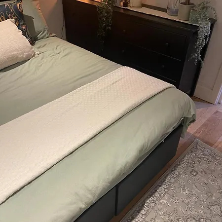 New 1 Bed 12 Mins To London And Gatwick Airport Apartamento *