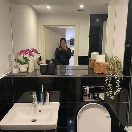 New 1 Bed 12 Mins To London And Gatwick Airport Apartamento *