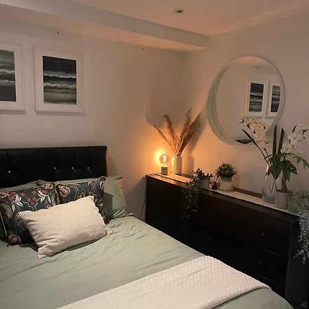 New 1 Bed 12 Mins To London And Gatwick Airport * Croydon