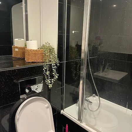 New 1 Bed 12 Mins To London And Gatwick Airport Apartamento *