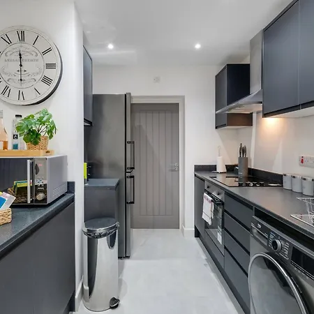 Apartamento Newly Converted 2bdr 1ba In Hounslow